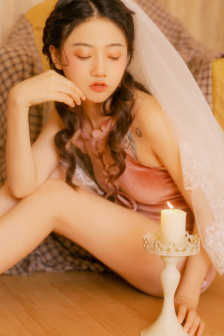 蜘蛛网中的女孩